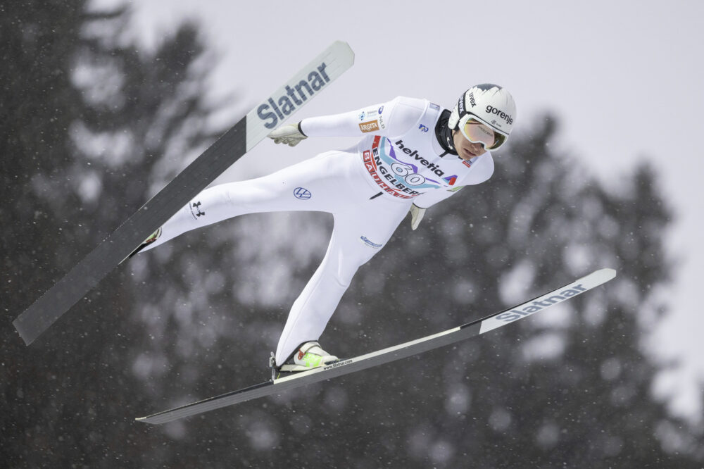 Salto con gli sci, Italia decima nella prova a coppie di Lahti. Vincono gli sloveni Lanisek e Kos