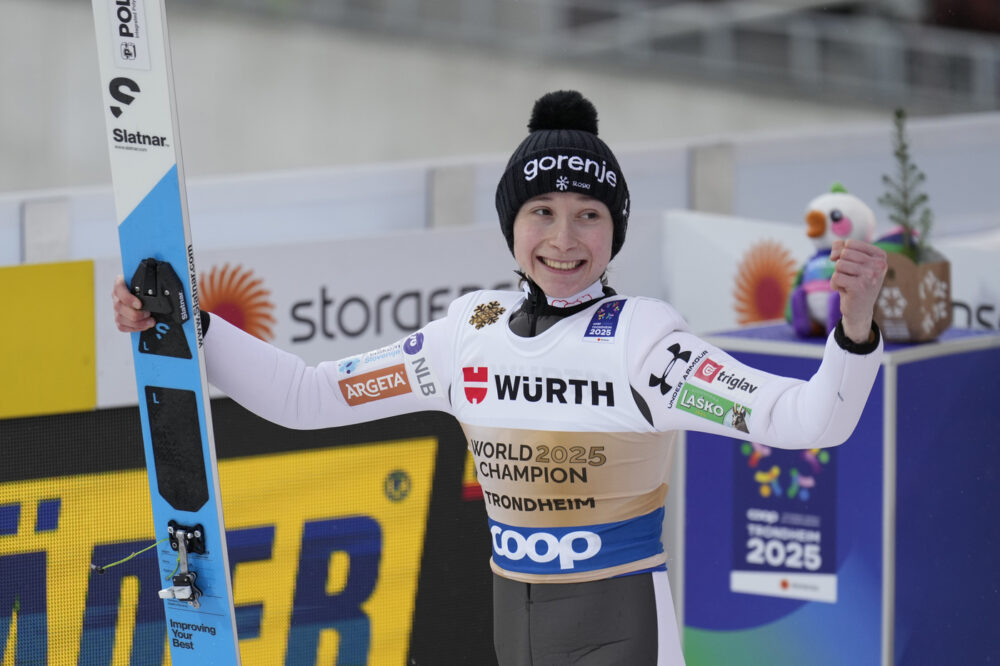 Salto con gli sci: Nika Prevc Show a Oslo, la Coppa del Mondo femminile è sua!