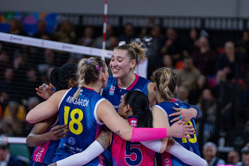 LIVE Scandicci-Budowlani Lodz 2-0, Champions League volley femminile 2025 in DIRETTA: una formalità il terzo set, la final four è già realtà!