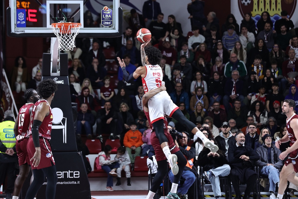 Basket, Brescia fa suo il derby con Cremona. Trapani soffre ma batte Varese ai supplementari