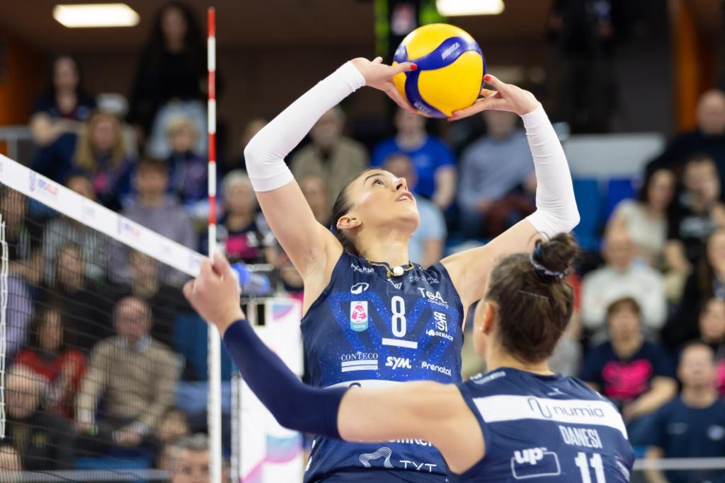 Volley femminile, Milano non lascia scampo a Vallefoglia e si porta sull’1-0 nell’ultimo quarto di finale dei playoff