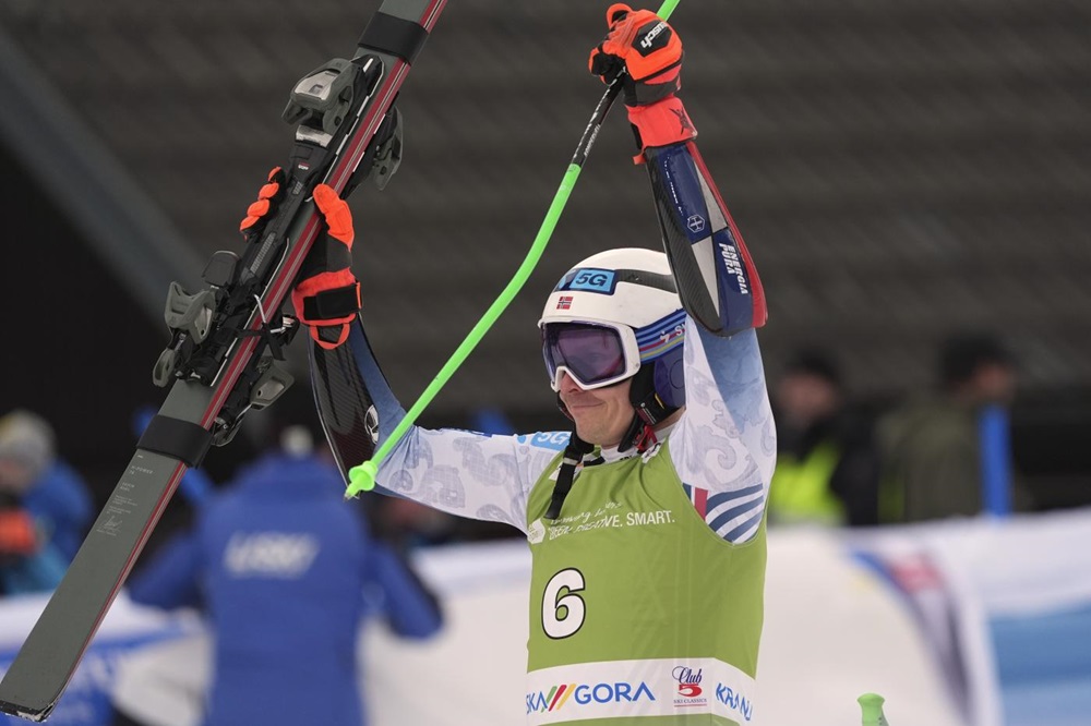 Pagelle gigante Kranjska Gora 2025: Kristoffersen torna grande, Odermatt non è più dominante. Sprofondo azzurro