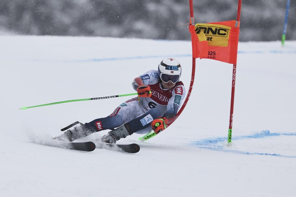 Kristoffersen sorprende Odermatt nella prima manche a Kranjska Gora. Italia non pervenuta