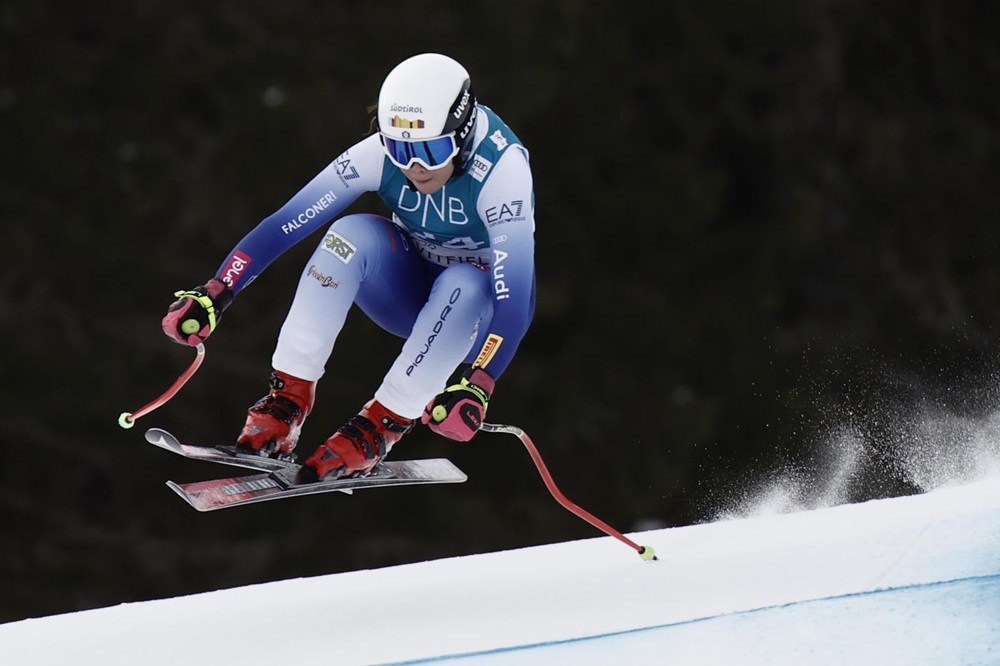 Sci alpino, tripletta austriaca nel superG di Coppa Europa a Kitzbuehel. Delago settima